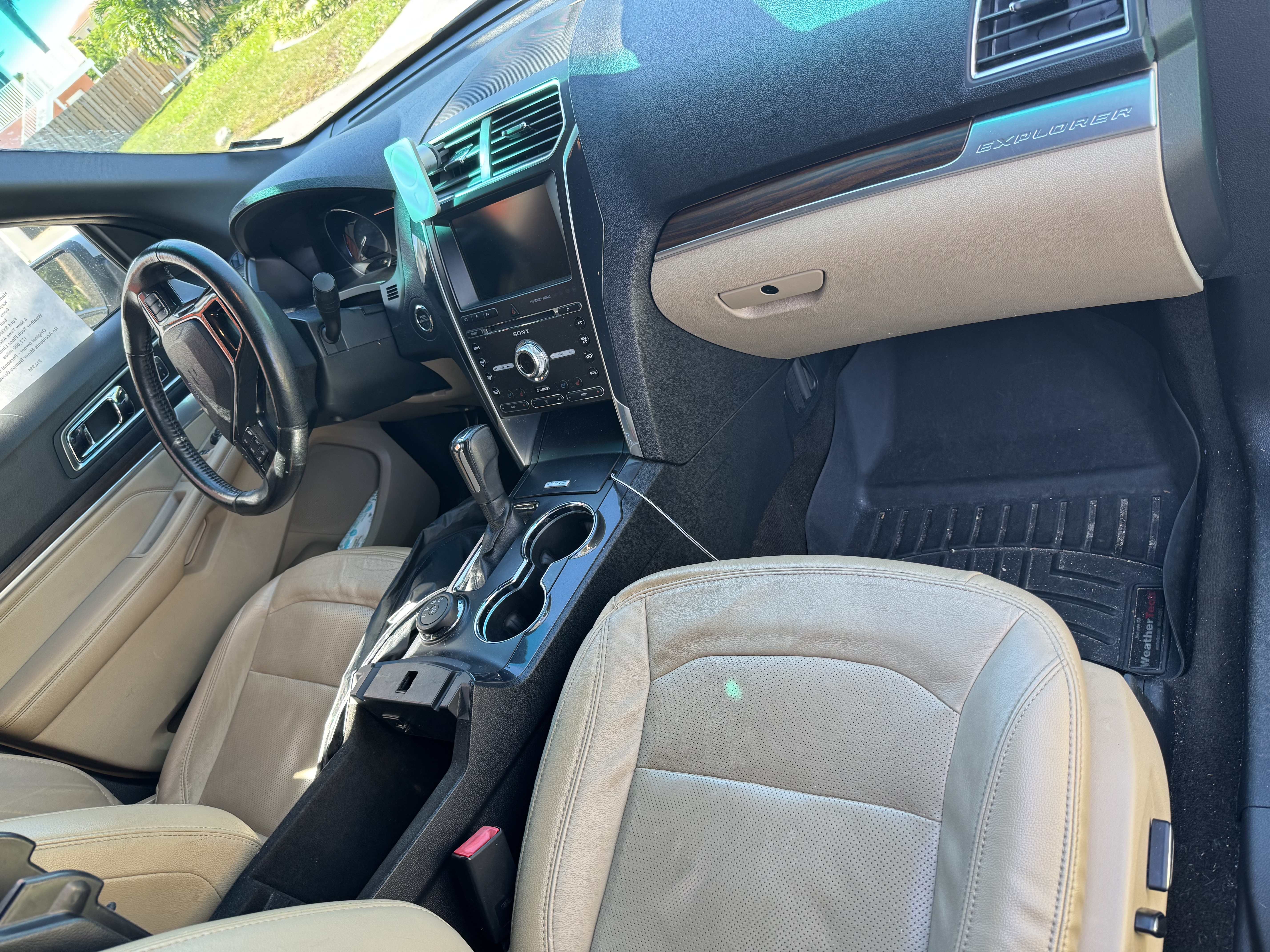 Used 2016 Ford Explorer Limited w/ Equipment Group 301A AWD/4WD image 14