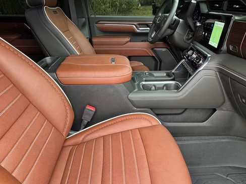 Used 2024 GMC Sierra 3500 Denali Ultimate image 21