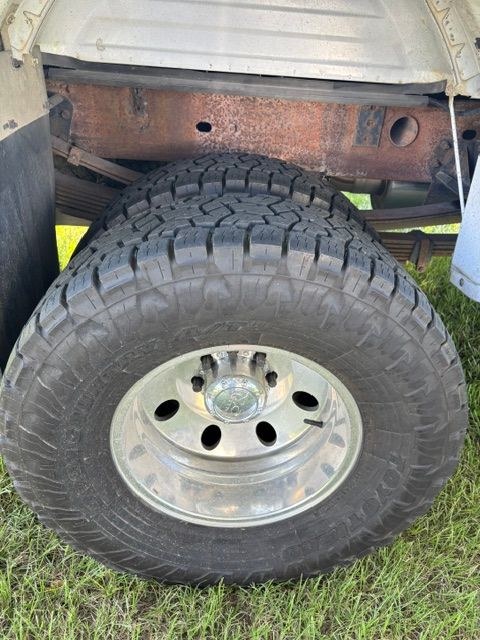 Used 2001 Chevrolet Silverado 3500 LS w/ Off-Road Skid Plate Pkg AWD/4WD image 14