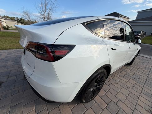 Used 2025 Tesla Model Y Long Range image 23