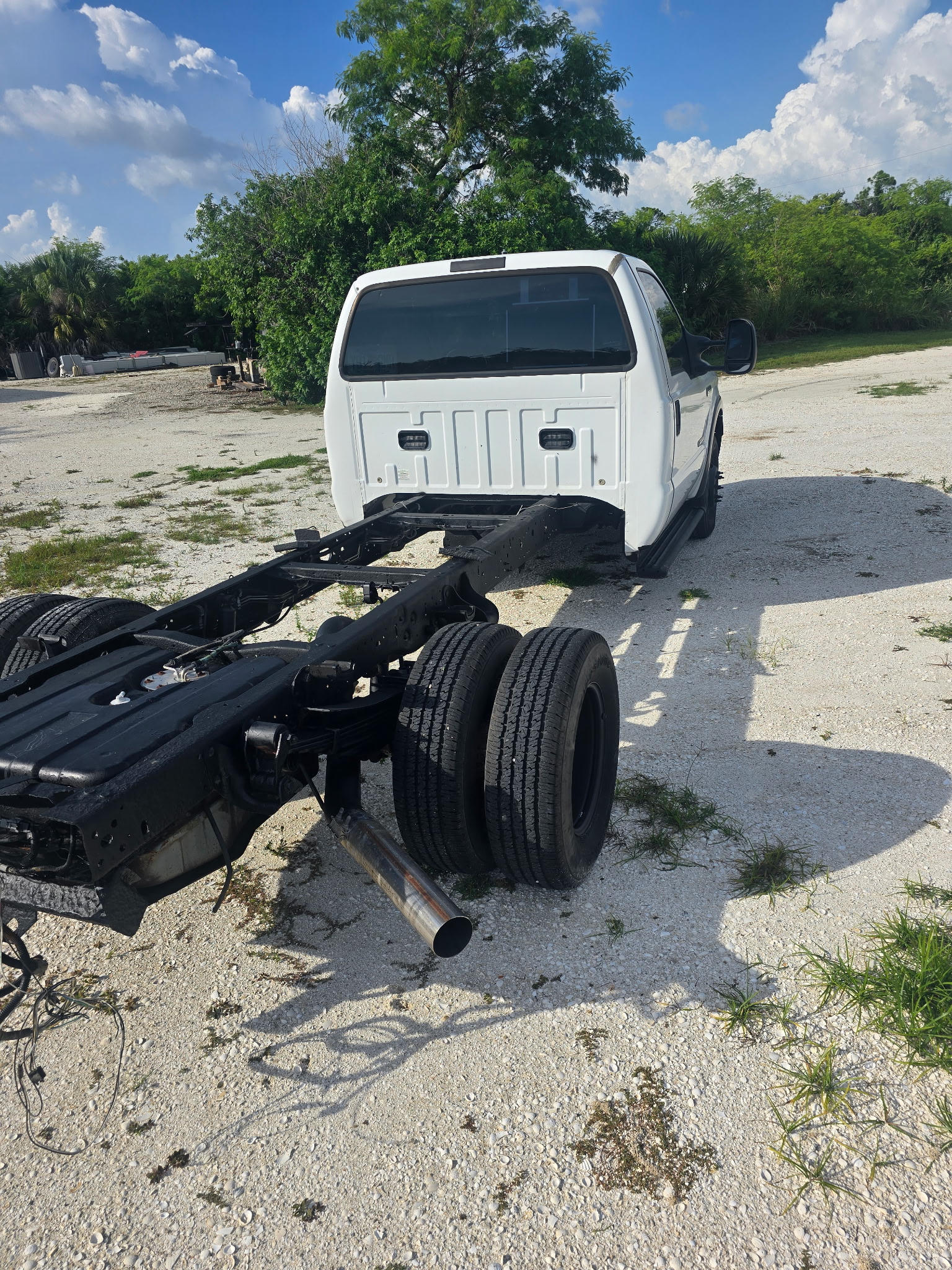 Used 2006 Ford F350 2WD Regular Cab DRW Super Duty image 11