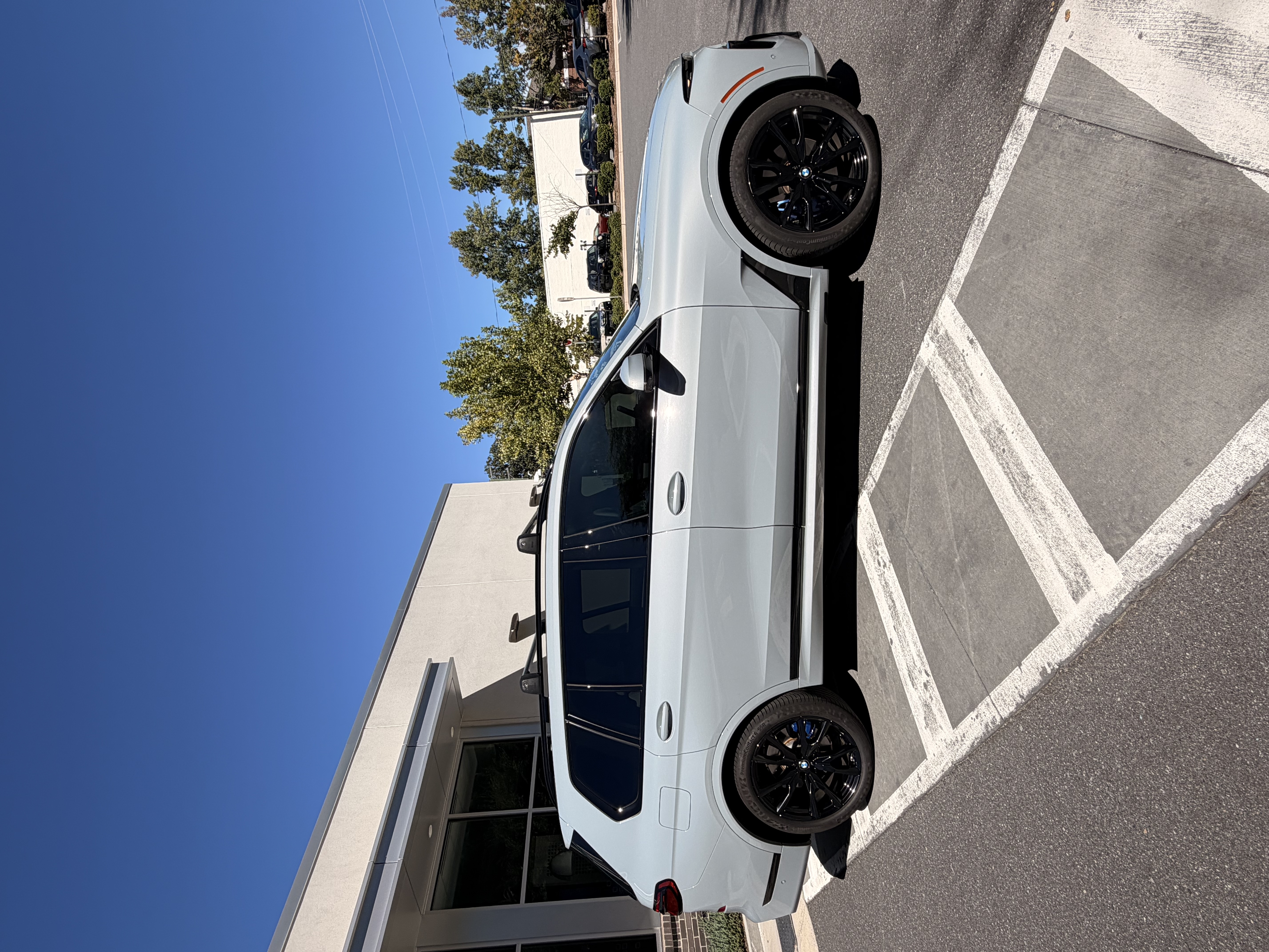 Used 2024 BMW X7 xDrive40i w/ M Sport Package AWD/4WD image 5