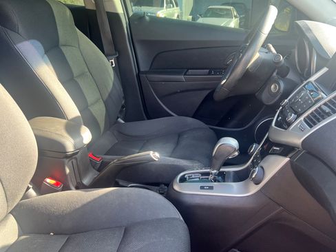 Used 2015 Chevrolet Cruze LT w/ Sun And Sound Package image 10
