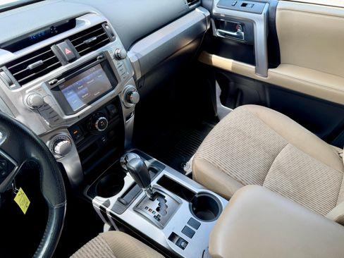 Used 2014 Toyota 4Runner SR5 AWD/4WD image 11