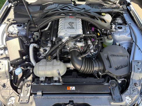 Used 2022 Ford Mustang Shelby GT500 w/ Technology Package image 9