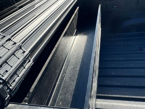 Used 2024 GMC Sierra 2500 AT4 w/ Technology Package image 9