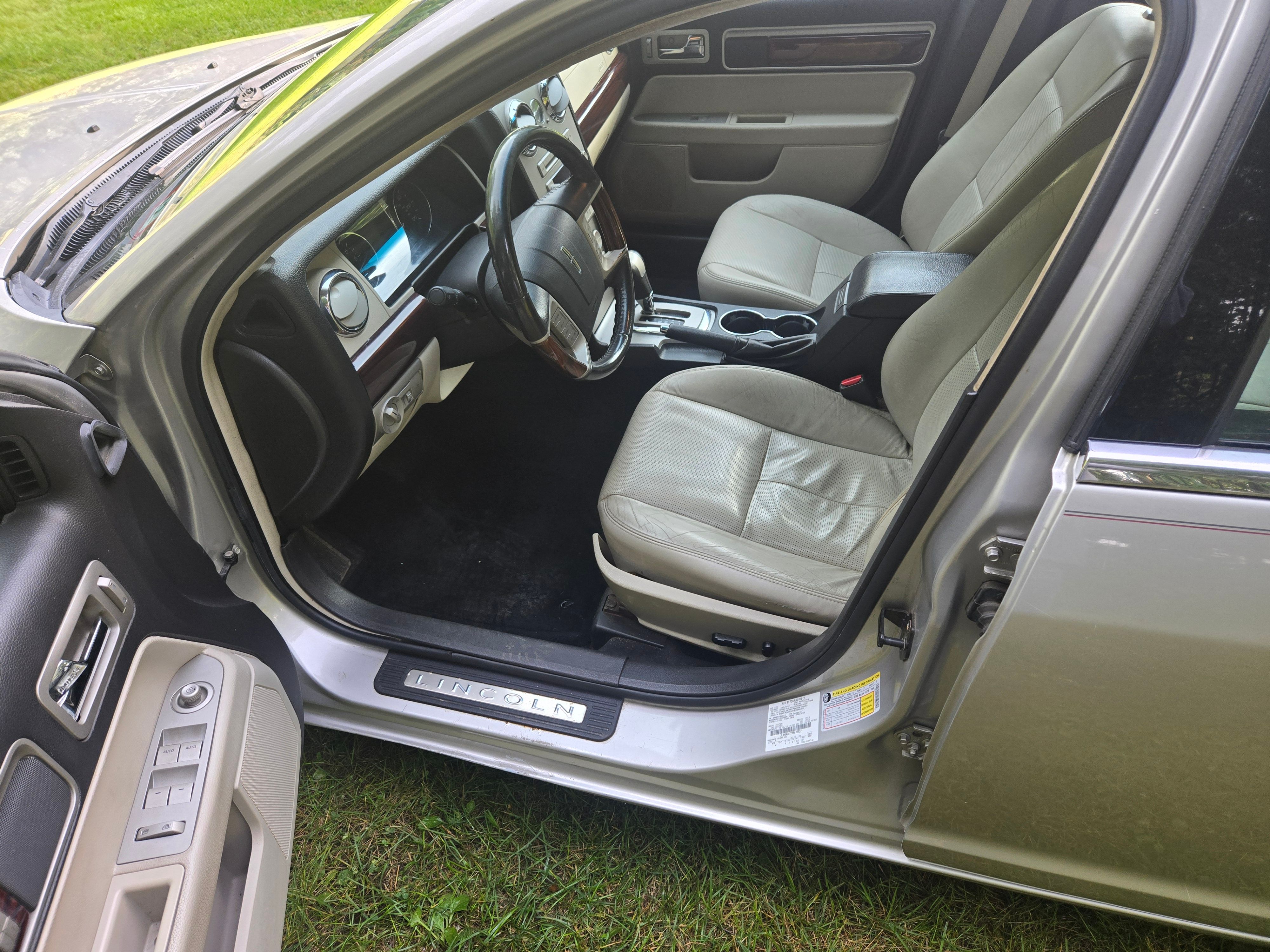 Used 2008 Lincoln MKZ FWD image 6