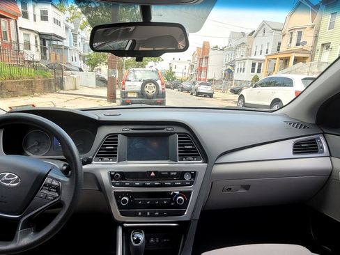 Used 2016 Hyundai Sonata SE image 18