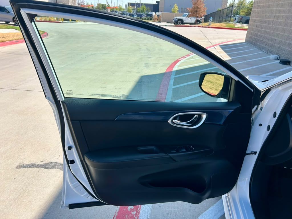 Used 2019 Nissan Sentra SR FWD image 18