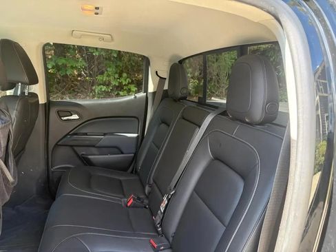 Used 2018 Chevrolet Colorado Z71 w/ Z71 Midnight Edition image 11