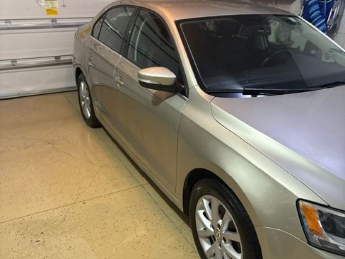 Used 2013 Volkswagen Jetta SE FWD image 13