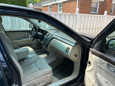 Used 2008 Cadillac DTS FWD image 8