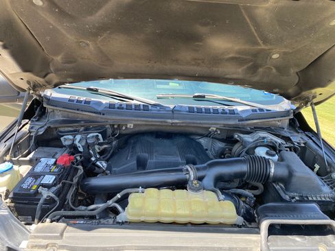 Used 2020 Ford F150 XLT w/ Equipment Group 302A Luxury AWD/4WD image 12