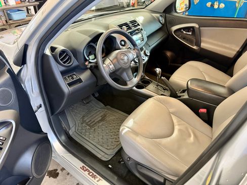 Used 2010 Toyota RAV4 Limited AWD/4WD image 12