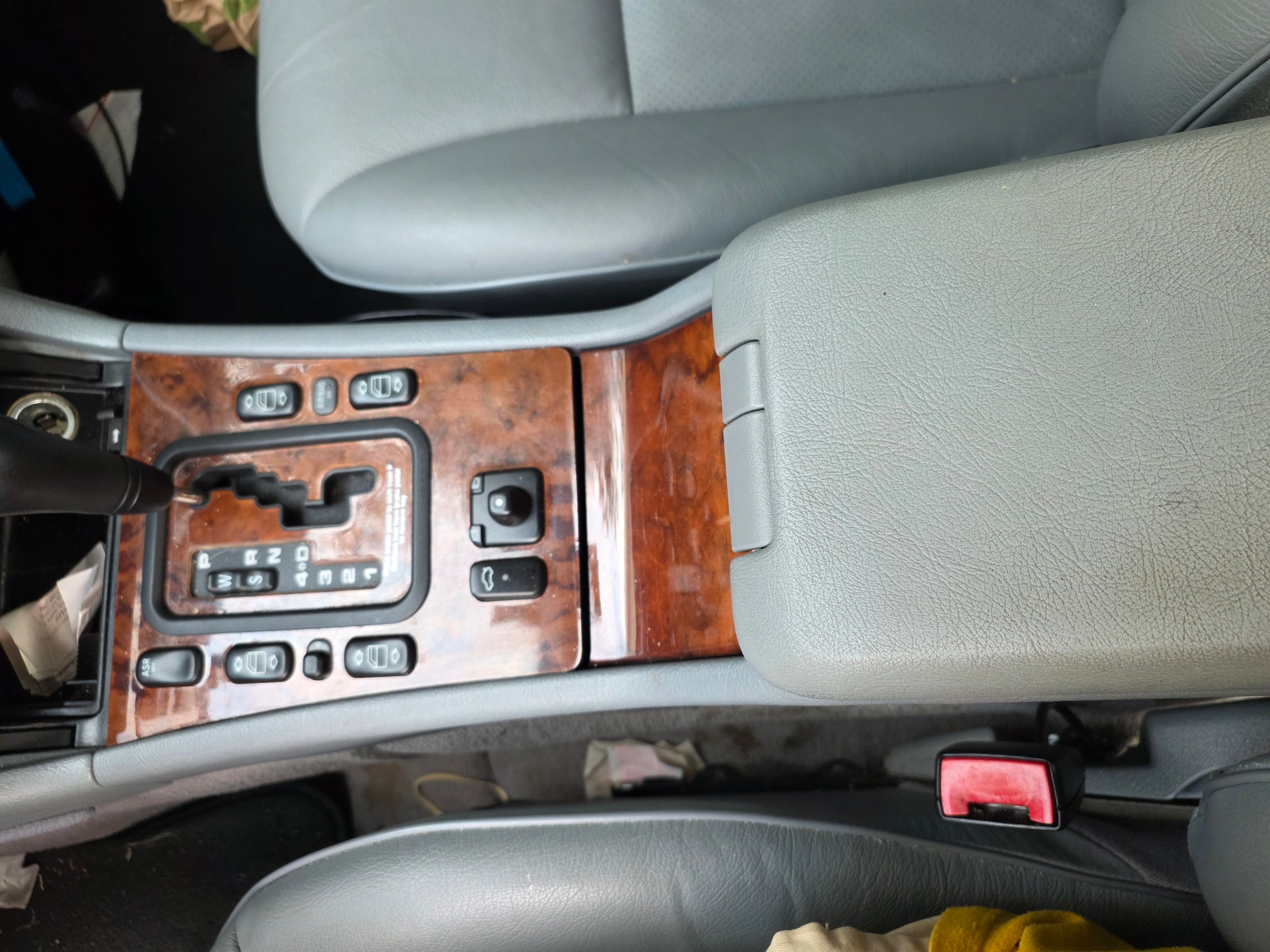 Used 1999 Mercedes-Benz E 320 Sedan image 10