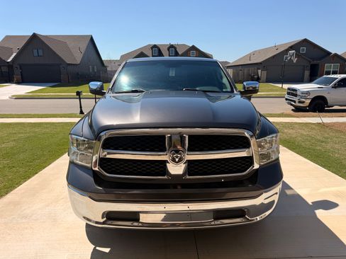 Used 2018 RAM 1500 Classic SLT image 4