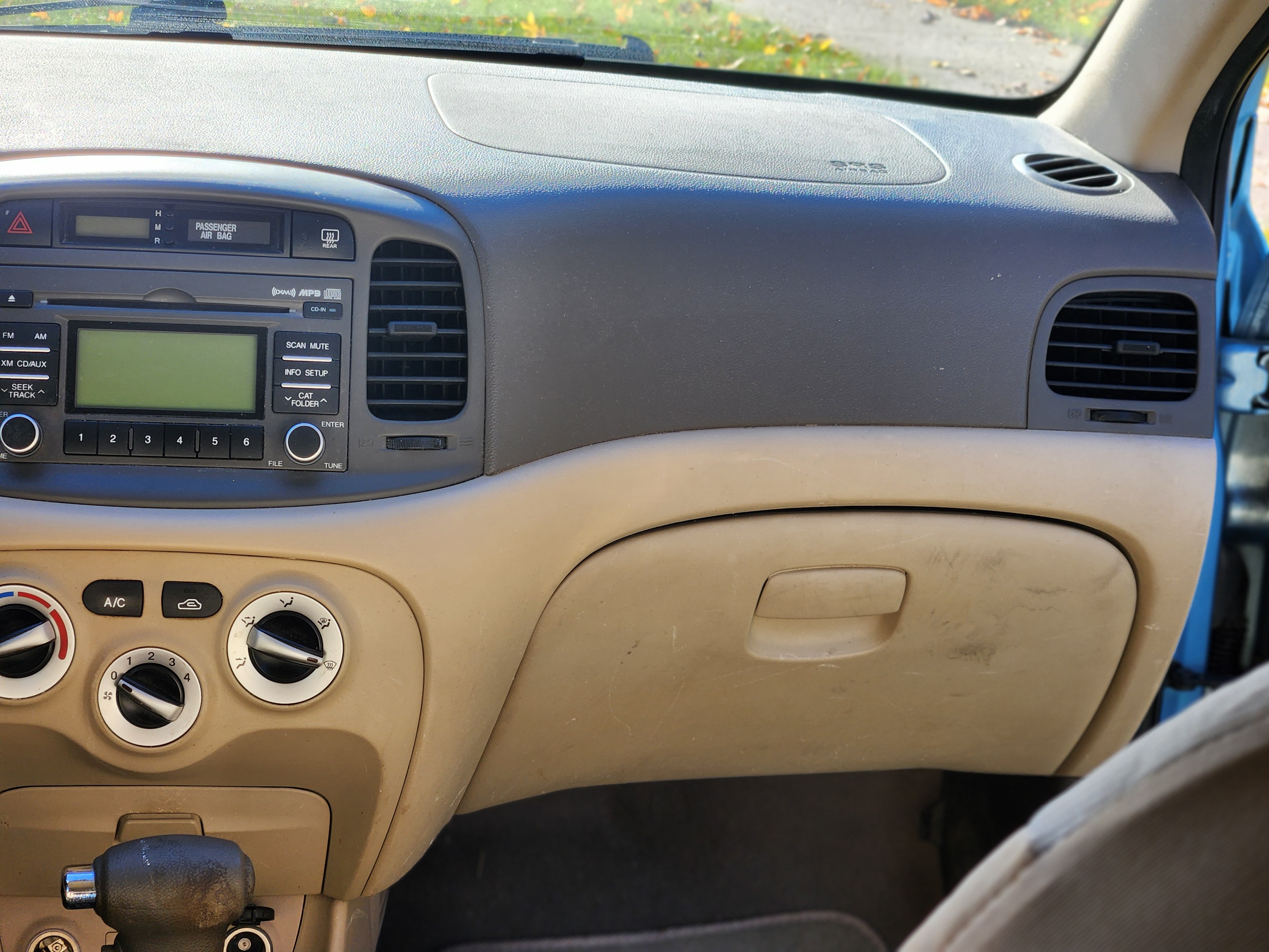 Used 2010 Hyundai Accent GLS FWD image 16