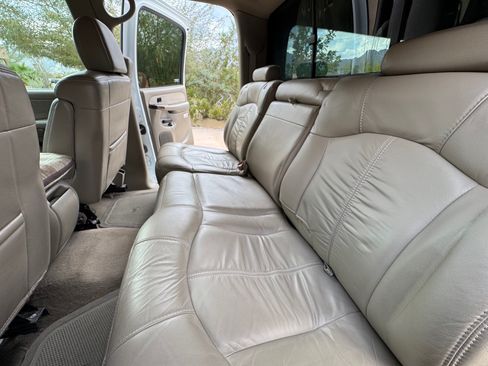 Used 2002 GMC Sierra 2500 2WD Crew Cab HD w/ SLT Marketing Option Pkg image 10