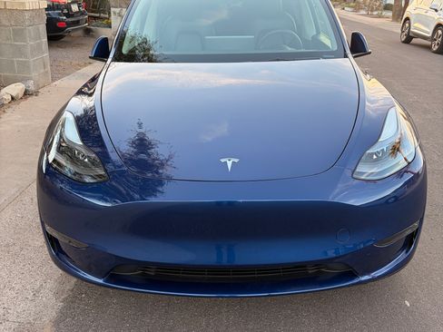 Used 2023 Tesla Model Y Long Range image 1