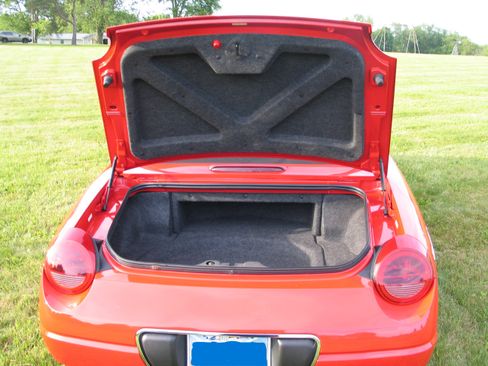 Used 2002 Ford Thunderbird RWD image 10