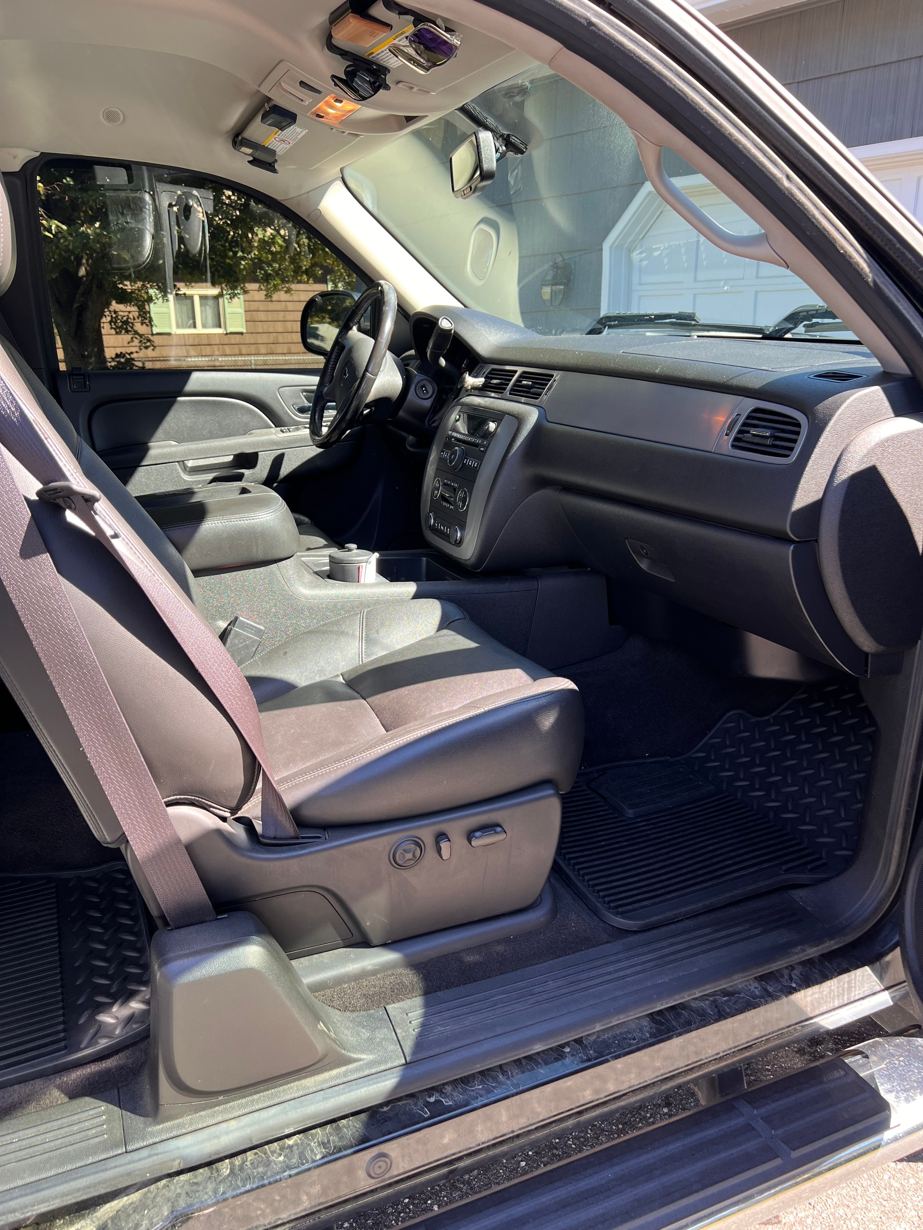 Used 2012 Chevrolet Silverado 2500 LTZ w/ LTZ Plus Package AWD/4WD image 9
