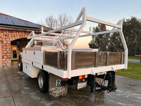 Used 2005 GMC Sierra 3500 W/T w/ Heavy-Duty Power Package image 9