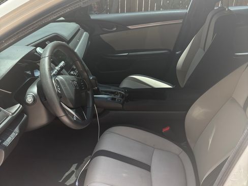 Used 2018 Honda Civic EX image 11
