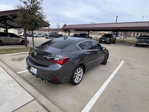 Used 2019 Acura ILX FWD image 10