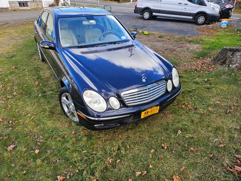 Used 2006 Mercedes-Benz E 350 4MATIC Sedan image 2