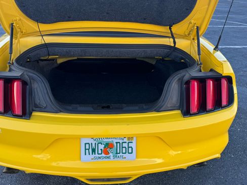 Used 2015 Ford Mustang Convertible image 12