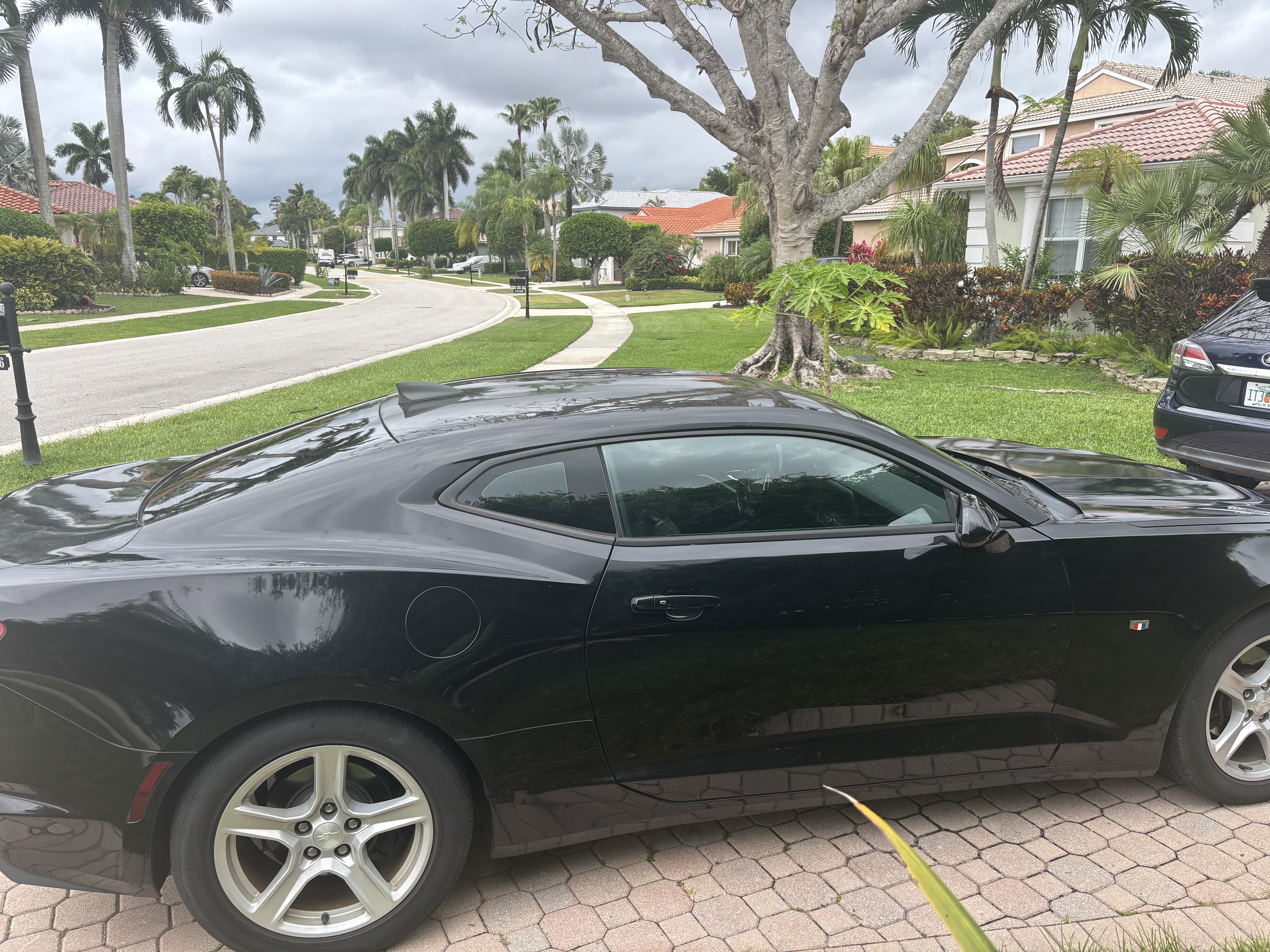 Used 2019 Chevrolet Camaro LT RWD image 4