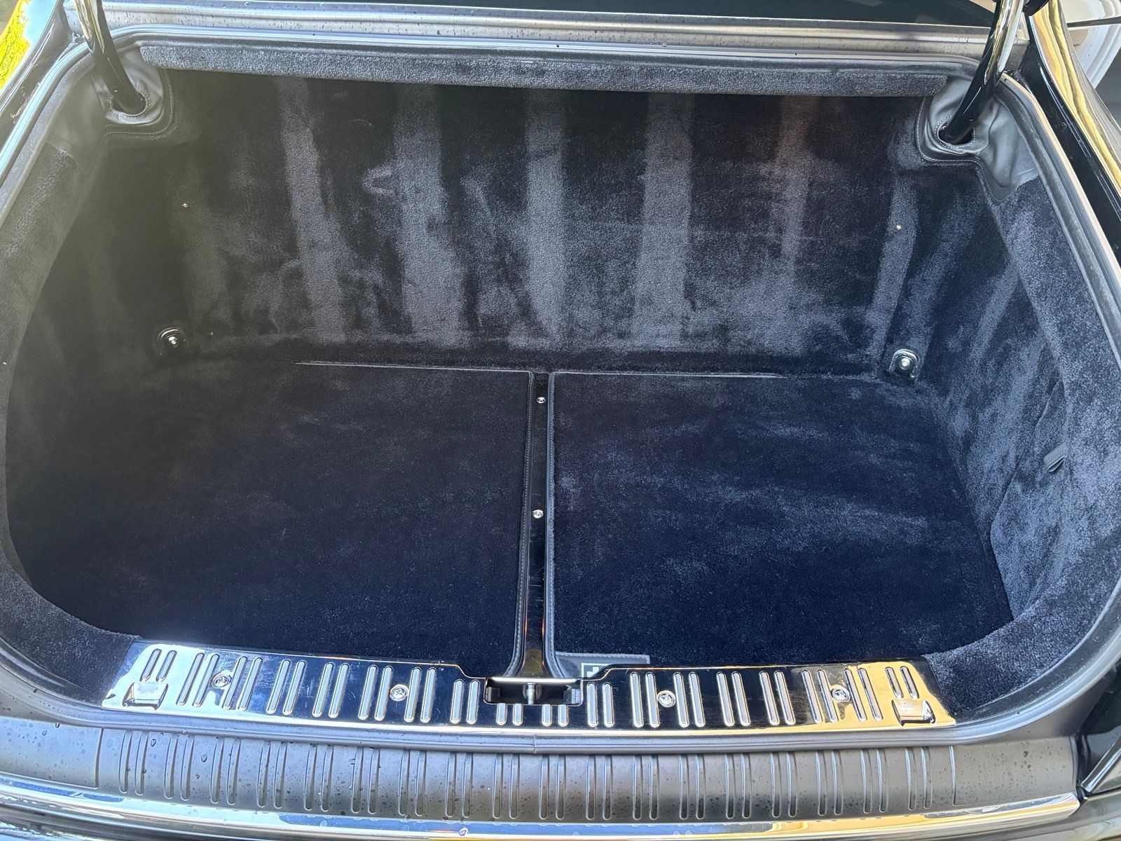 Used 2015 Rolls-Royce Phantom Sedan RWD image 29