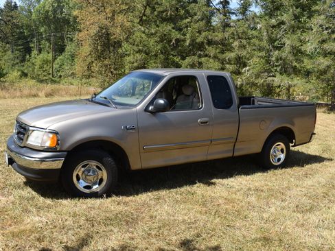 Used 2003 Ford F150 XLT RWD image 1