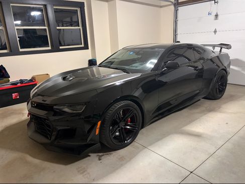 Used 2021 Chevrolet Camaro ZL1 RWD image 2