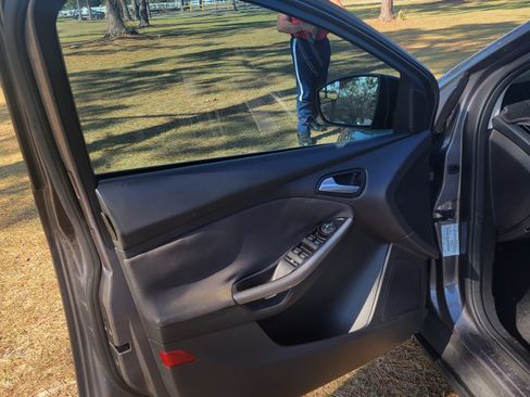 Used 2012 Ford Focus SEL image 8