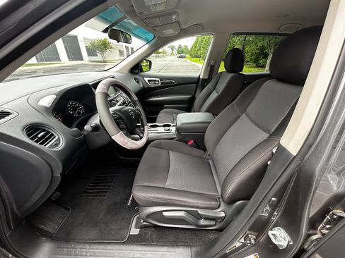 Used 2019 Nissan Pathfinder S AWD/4WD image 6