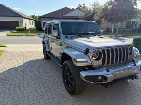 Used 2021 Jeep Wrangler Unlimited Sahara AWD/4WD image 8