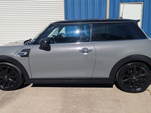 Used 2015 MINI Cooper S image 2