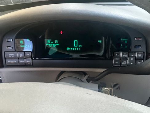 Used 1998 Cadillac De Ville Sedan image 17