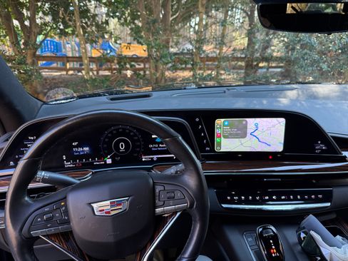 Used 2023 Cadillac Escalade ESV Premium Luxury image 15