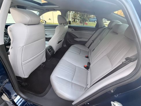 Used 2018 Honda Accord Touring image 18