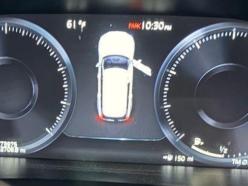 Used 2022 Volvo XC90 T5 Momentum w/ Climate Package image 8