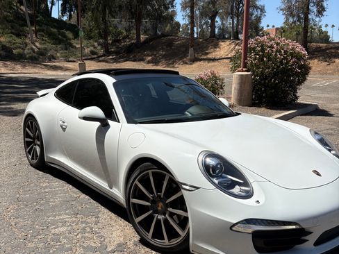Used 2013 Porsche 911 Carrera 4 AWD/4WD image 4
