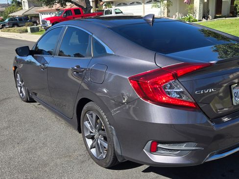 Used 2019 Honda Civic EX image 9