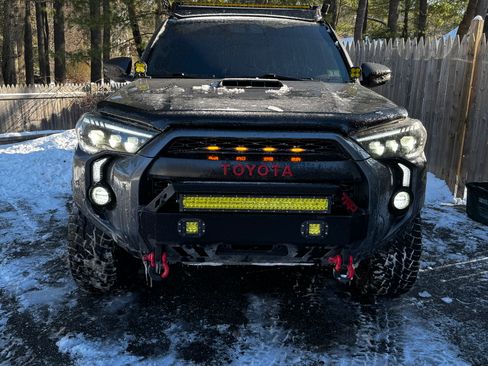 Used 2015 Toyota 4Runner Limited image 1