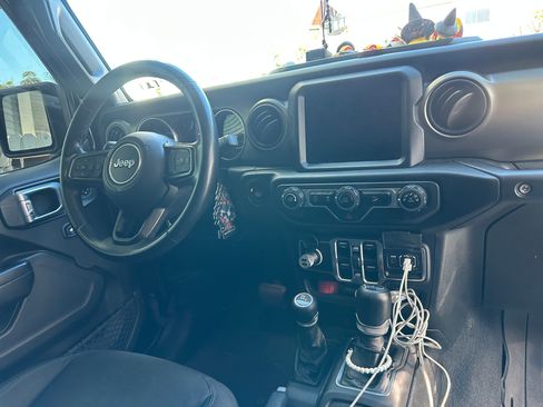 Used 2018 Jeep Wrangler Unlimited Sport S image 12