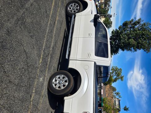 Used 2014 Ford F150 Lariat image 12