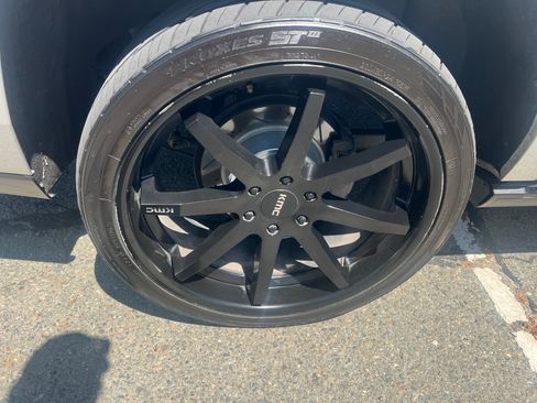 Used 2015 Cadillac Escalade ESV Platinum image 19