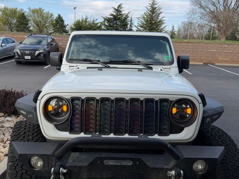 Used 2025 Jeep Wrangler Sport image 2