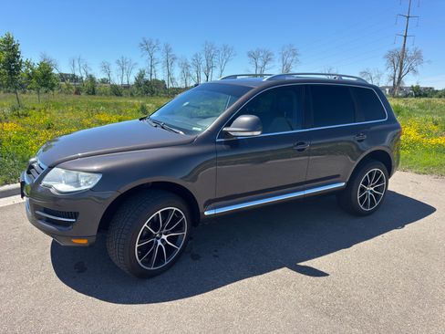 Used 2008 Volkswagen Touareg V6 AWD/4WD image 2